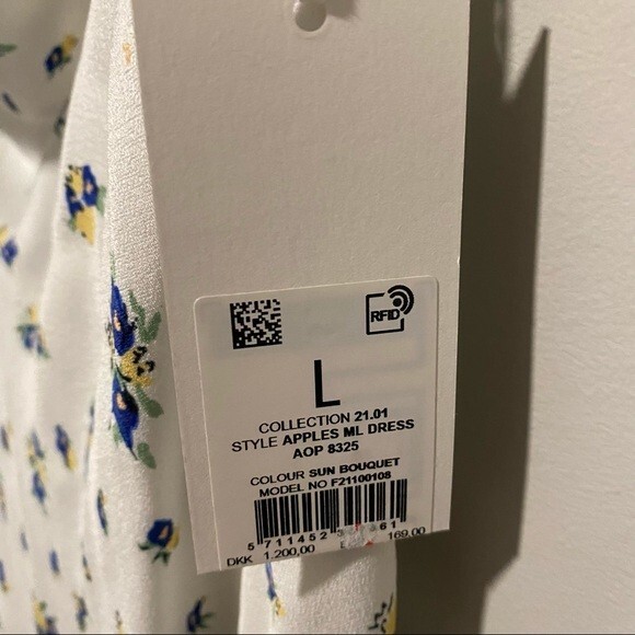 Samsøe Samsøe Dress White Blue Floral Motif Chiffon Apples Slip Maxi NWT - Picture 6 of 14